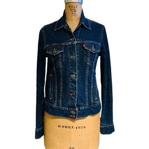 LEVIS Jeans Jacket Size M in excellent preloved condition 98% cotton 2% Lycra